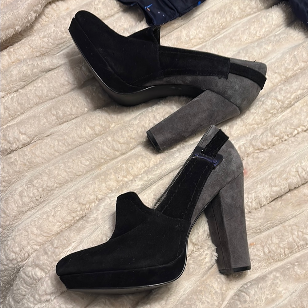 Chic Black and Gray Heels